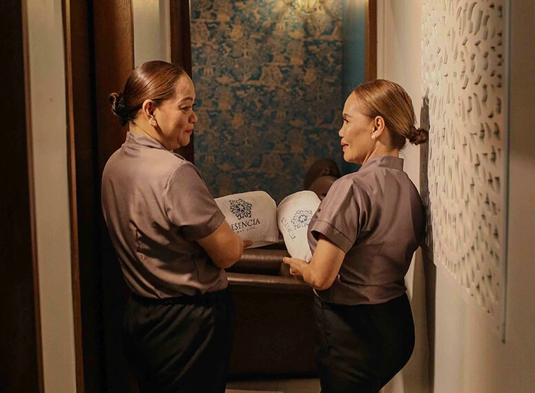 Esencia Day Spa | Top-rated massage treatements, couple's retreat massage and foot spa